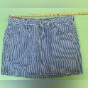Old Navy Y2K Blue Striped Denim Skirt size 2 new without the tags attached